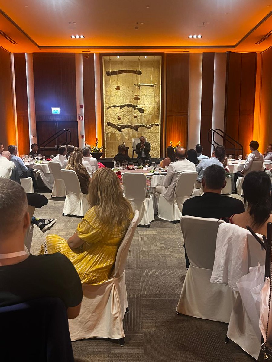 ESTOY EN EL RETIRO TRIMESTRAL DEL CAPÍTULO PACIFIC ONE DE YPO, CON 100 LÍDERES YPO, EMPRESARIOS Y AGENTES DE CAMBIO.

 CONVERSAMOS SOBRE MIGRACIÓN, ECONOMÍA CON RESPONSABILIDAD SOCIAL Y LOS RETOS DE OCCIDENTE. ¡IDEAS QUE TRANSFORMAN!