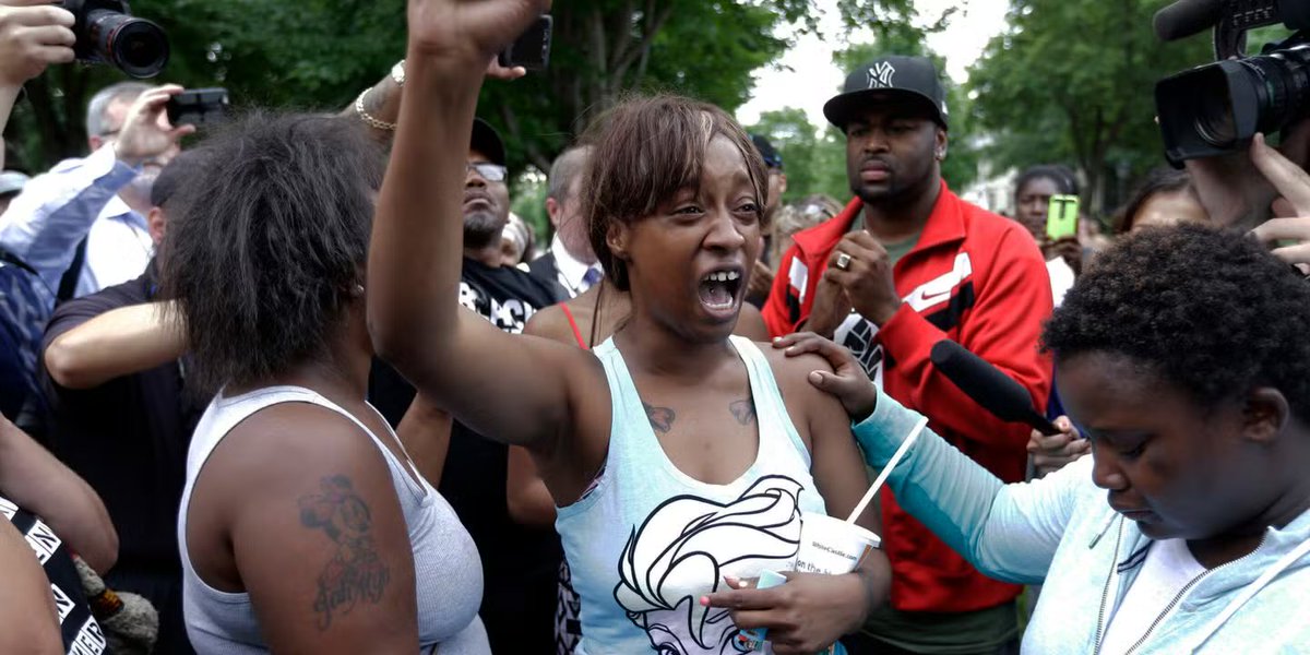 LamikaJoel's tweet image. 🖐️Les jeunes des pays anglophones sont exigeants et ne badinent pas. Contrairement à la jeunesse de l’Afrique francophone, souvent pusillanime.

Au Nigeria, par exemple, la jeunesse a manifesté contre les bavures policières. Plusieurs stars ont pris position en dénonçant ces abus…