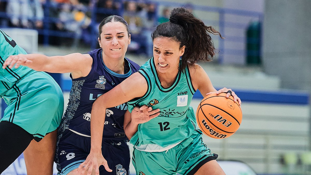 CompeticionesFEB (@competicionfeb) on Twitter photo ⤴️ MVP #LFChallenge: ¡Estas han sido las mejores jugadoras de la Ida Cuartos!
1⃣ <a href="/marina12gea/">Marina Gea</a> - <a href="/CABESTEPONA/">C.A.B. ESTEPONA</a>
2⃣ <a href="/Virginia_9595/">Virginia Sáez Moreno</a> - <a href="/basquetpaterna/">Nou Bàsquet Paterna</a>
3⃣ B. Stevanovic - <a href="/CBADAREVA/">CB Adareva Tenerife</a>
4⃣ B. Herlihy - <a href="/unicajaCB/">UnicajaCB</a>
5⃣ G. Capel - <a href="/azulmarinopalma/">Azulmarino Mallorca Palma</a>
🖐 Quinteto ideal ⬇
feb.es/2025/5/4/balon… ⤴️ MVP #LFChallenge: ¡Estas han sido las mejores jugadoras de la Ida Cuartos!
1⃣ <a href="/marina12gea/">Marina Gea</a> - <a href="/CABESTEPONA/">C.A.B. ESTEPONA</a>
2⃣ <a href="/Virginia_9595/">Virginia Sáez Moreno</a> - <a href="/basquetpaterna/">Nou Bàsquet Paterna</a>
3⃣ B. Stevanovic - <a href="/CBADAREVA/">CB Adareva Tenerife</a>
4⃣ B. Herlihy - <a href="/unicajaCB/">UnicajaCB</a>
5⃣ G. Capel - <a href="/azulmarinopalma/">Azulmarino Mallorca Palma</a>
🖐 Quinteto ideal ⬇
feb.es/2025/5/4/balon…
