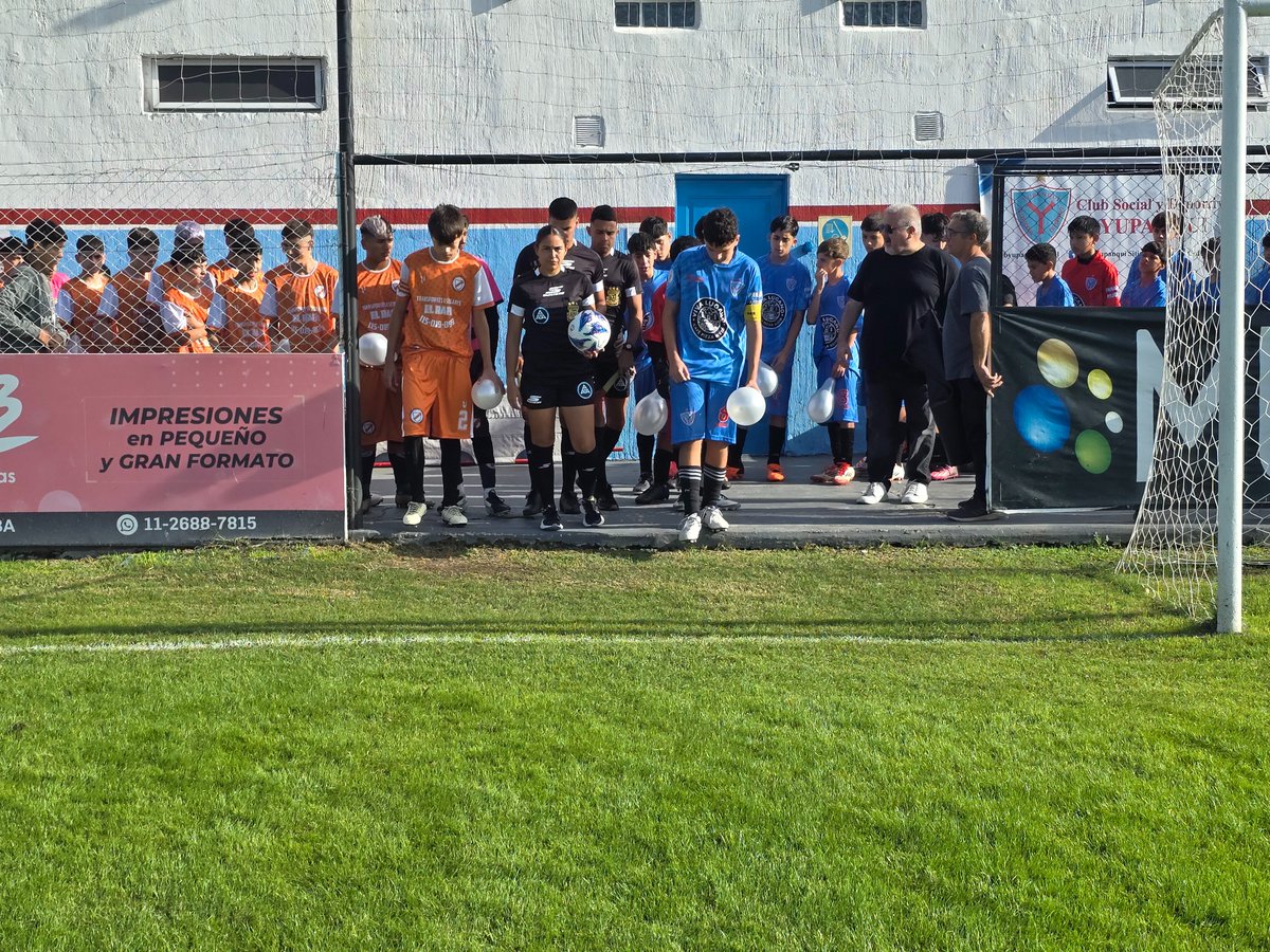 #JuvenilesC Puntapié inicial oficial para el torneo 2025.

Sucedió en <a href="/CsdYupanqui/">CSD Yupanqui Oficial</a> antes de la jornada entre el local y <a href="/PrensaLugano/">Prensa Club Atlético Lugano</a>, con la presencia de los presidentes de las Instituciones, <a href="/dantemajori/">Dante Majori</a> y Miguel Pascucci.

30 instituciones y más de 6000 jugadores participan