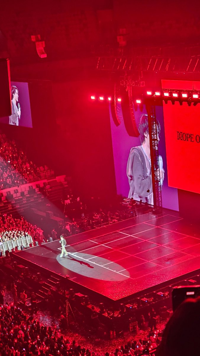 bittresweated's tweet image. Finally aku ketemu hobi 😭🥹🫶🏻
#HOPE_ON_THE_STAGE_TOUR_JAKARTA
#HOPE_ON_THE_STAGE_TOUR