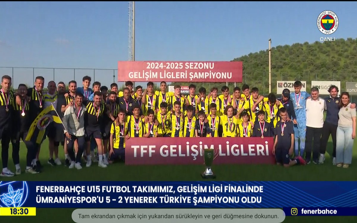 Tebrikler FENERBAHÇE U 15 futbol takımı Sizler bu takımın geleceğisiniz umarım Tecrübeli ellerde yetişip FENERBAHÇE mize uzun yıllar hizmet Edersiniz 👏👏👏💙💛🌟🌟🌟🌟🌟