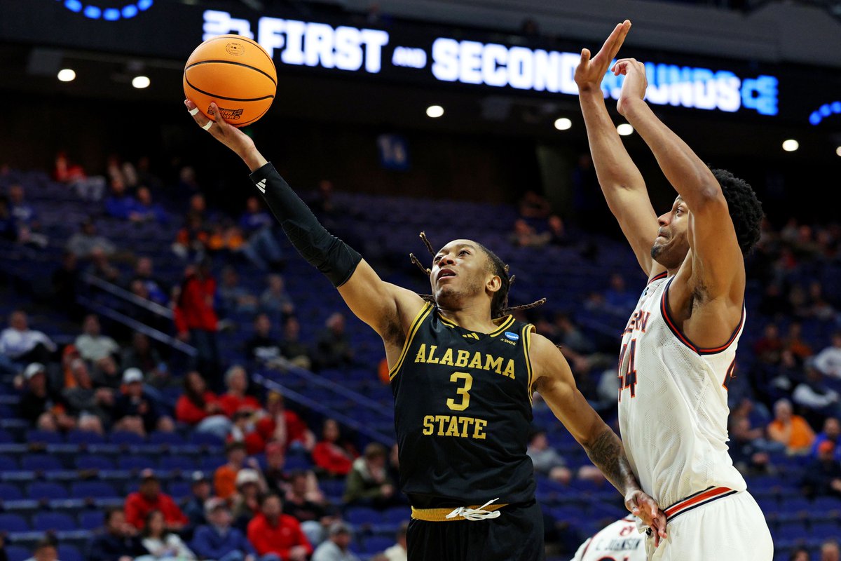 CJ Hines helped Alabama State win the program's first NCAA Tournament game back in March. He wants to experience that feeling again with Temple and talked to me about why he picked the Owls out of the transfer portal. 

Read more here ➡️ bit.ly/4k1Ip7h