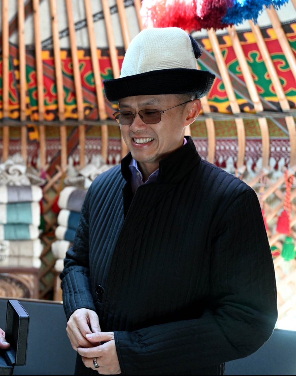 <a href="/cz_binance/">CZ 🔶 BNB</a> What’s the name of the Hats 🎩  ! 

It’s looks very cool 😎