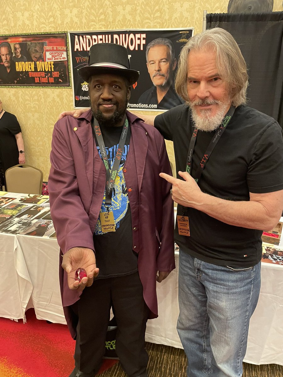 wiccaburr's tweet image. #crypticonseattle #crypt25