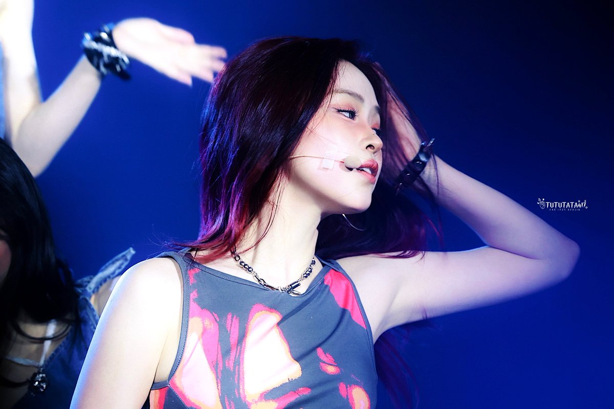 250426 Kflow

#ITZY #있지 
#RYUJIN #류진