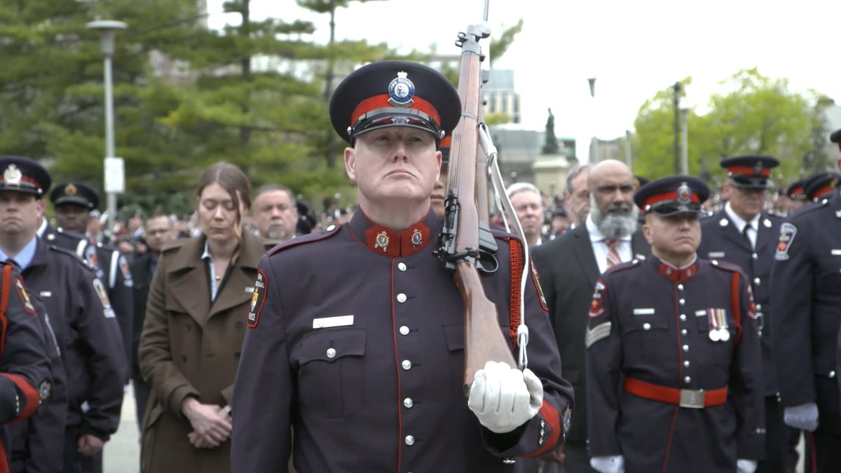 Today, we joined thousands of police personnel and community members at the Ontario Police Memorial Ceremony of Remembrance to honour the brave officers who made the ultimate sacrifice while serving in the line of duty. #HeroesInLife