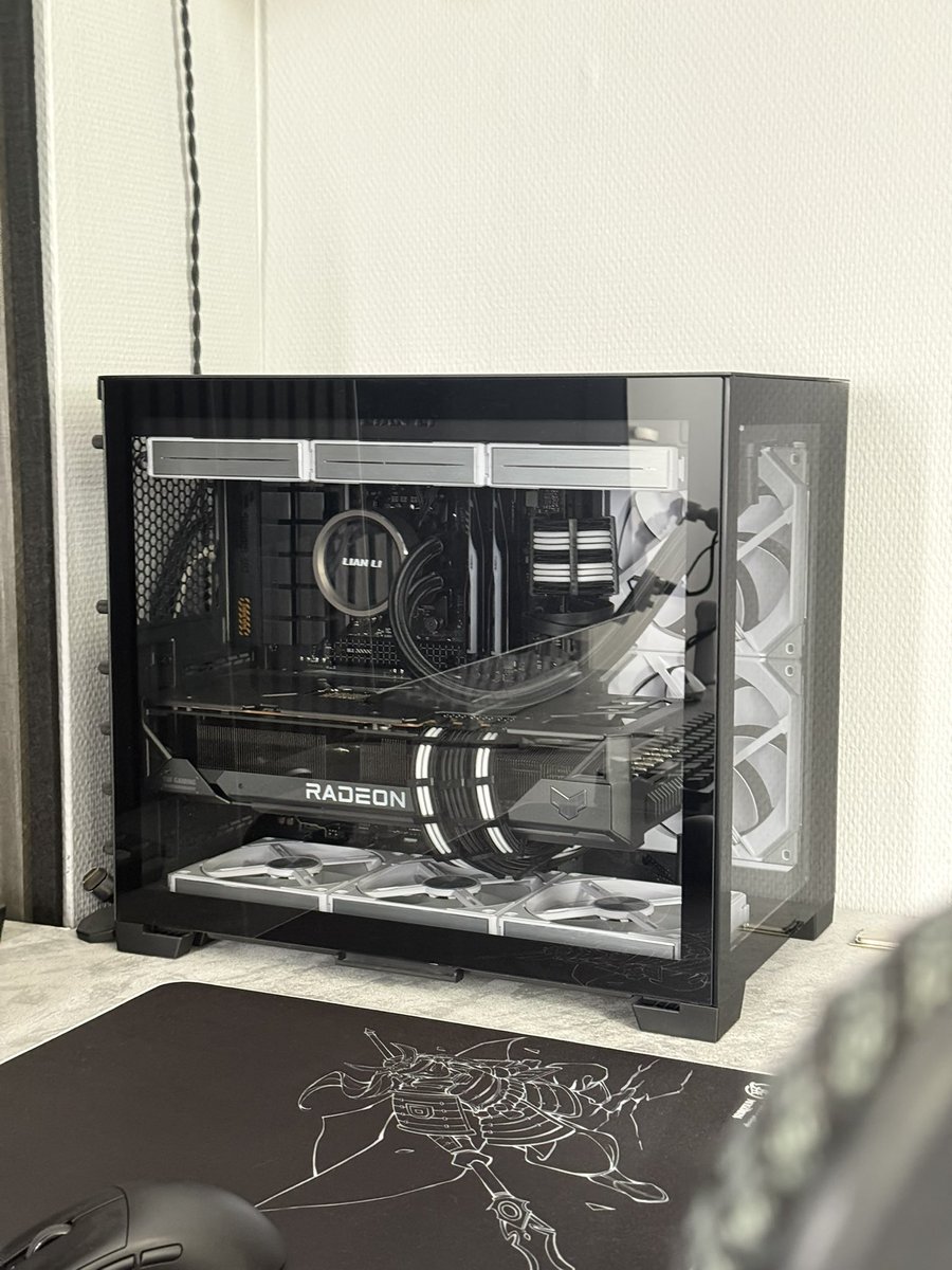 What does your pc look like? 

My spec:
CPU: 7800X3D
GPU: Tuf 7900 XT
MOBO: Tuf B650 plus wifi
AIO: Lian Li Galahad II
RAM: G.Skill DDR5 32gb cl30 6000
SSD: Lexar NM790 2TB
PSU: Corsair SF850L
FANS: Lian Li SL140 / AL120
CASE: Lian Li O11 mini