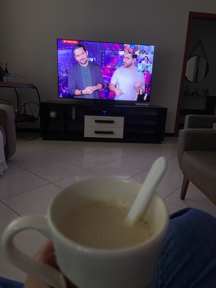 BellBittersweet's tweet image. Chocolate quente e friozinho, falta só um guerreiro pra eu estar vivendo um sonho #LTASul  #ilhadaslendas #BainoTV