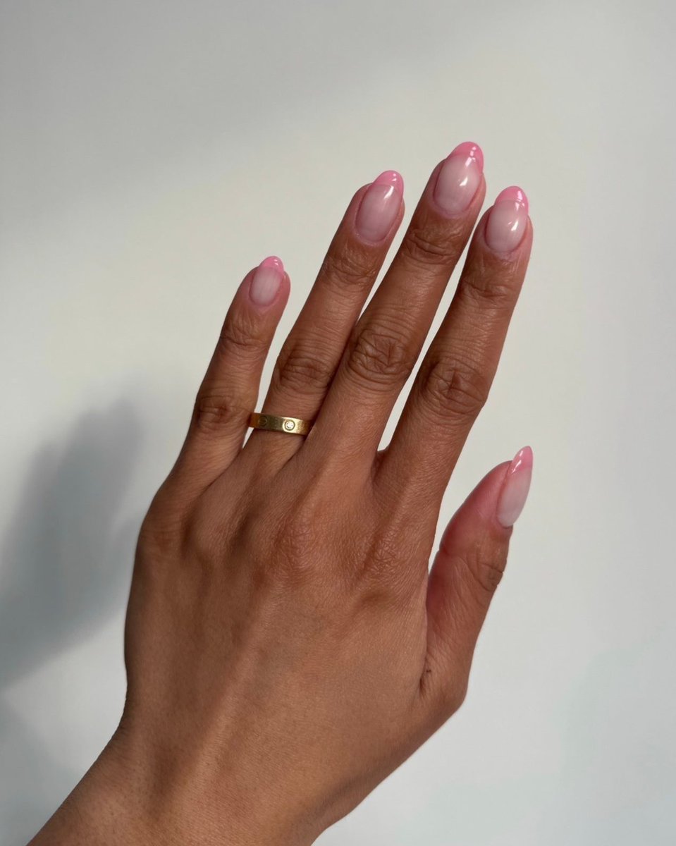 ellamila's tweet image. Pink jelly french tip nails 💕💕

Colors used: Dream, Pink Sand Beach

#ellamila #springnails #jellynails @iramshelton