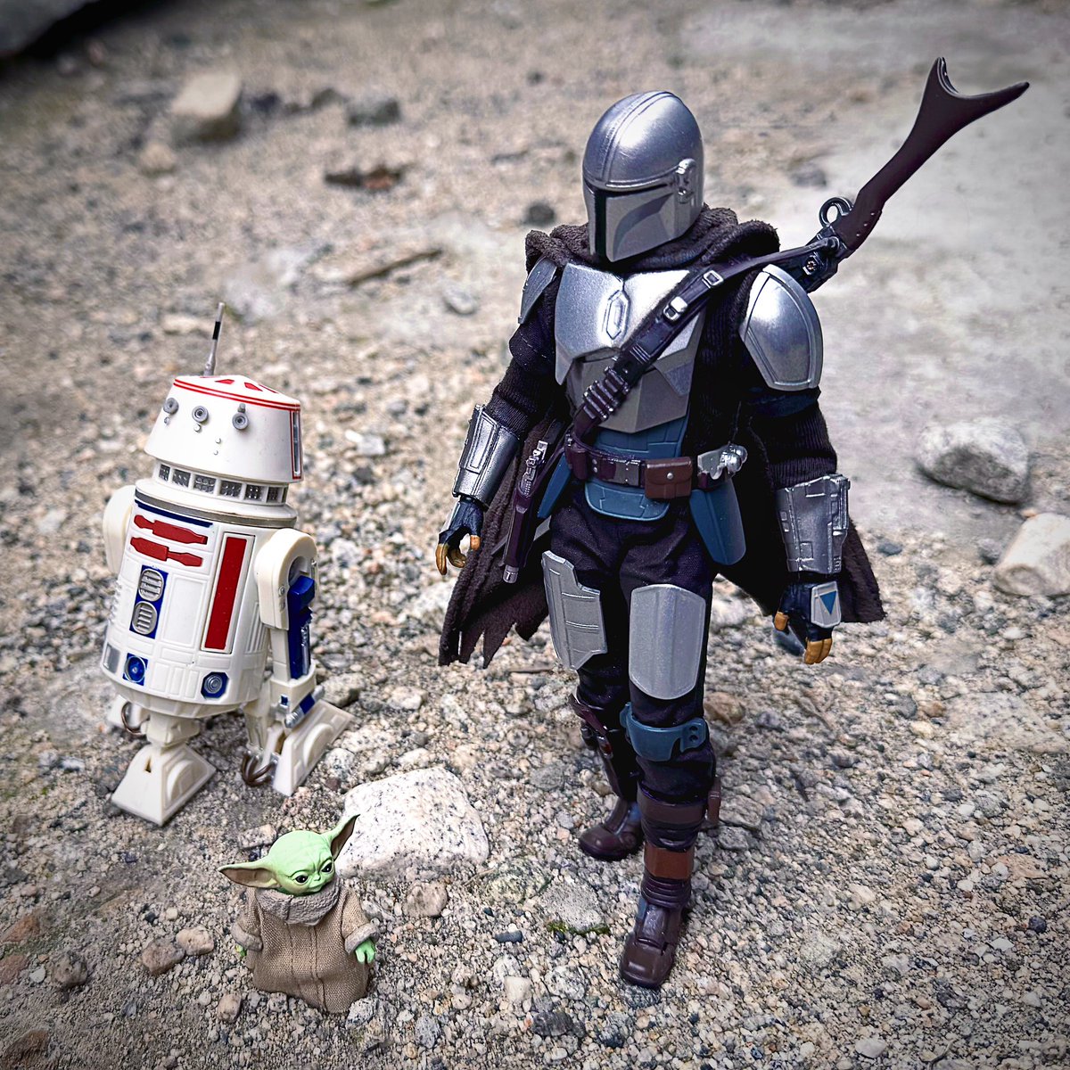 SUNDAY SHELFIES

May the 4th be with you!

#thisistheway #starwars #starwarsday #maythe4th #mandalorian #grogu #r5d4 #hasbro #blackseries #shfiguarts #custom #toys #actionfigures #sundayshelfies
