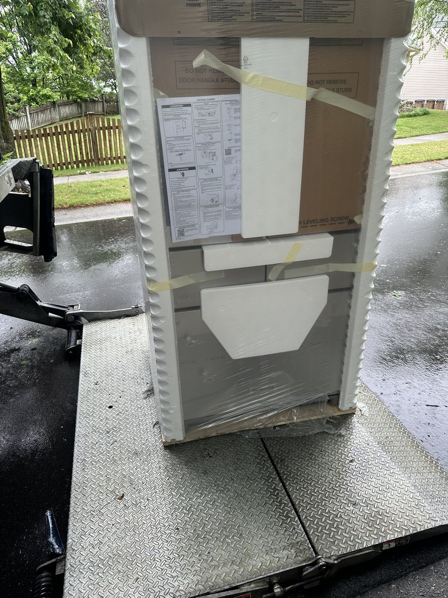 Hey <a href="/Lowes/">Lowe's</a> - way to EPICALLY FAIL our delivery today.

Bought a $4,500 refrigerator that showed up damaged - delivery offered a “discount” to keep it and not exchange.

Only day to easily receive was today. Now we have to take off work tomorrow because they won’t come back today.