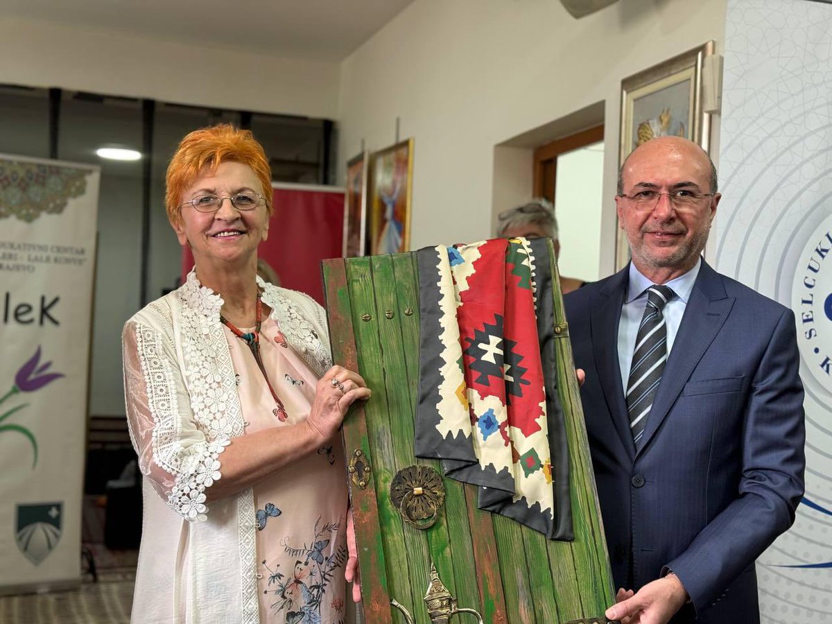 Stari Grad Kurtuluş Günleri kapsamında geleneksel hale gelen, Selçuklu Belediyemiz ve Stari Grad Belediyesi’nin destekleriyle, Lale Konya-Saraybosna Derneği kursiyerleri tarafından hazırlanan sergimizin açılışını, Stari Grad Belediye Başkanı Sn. Irfan Čengić ile birlikte