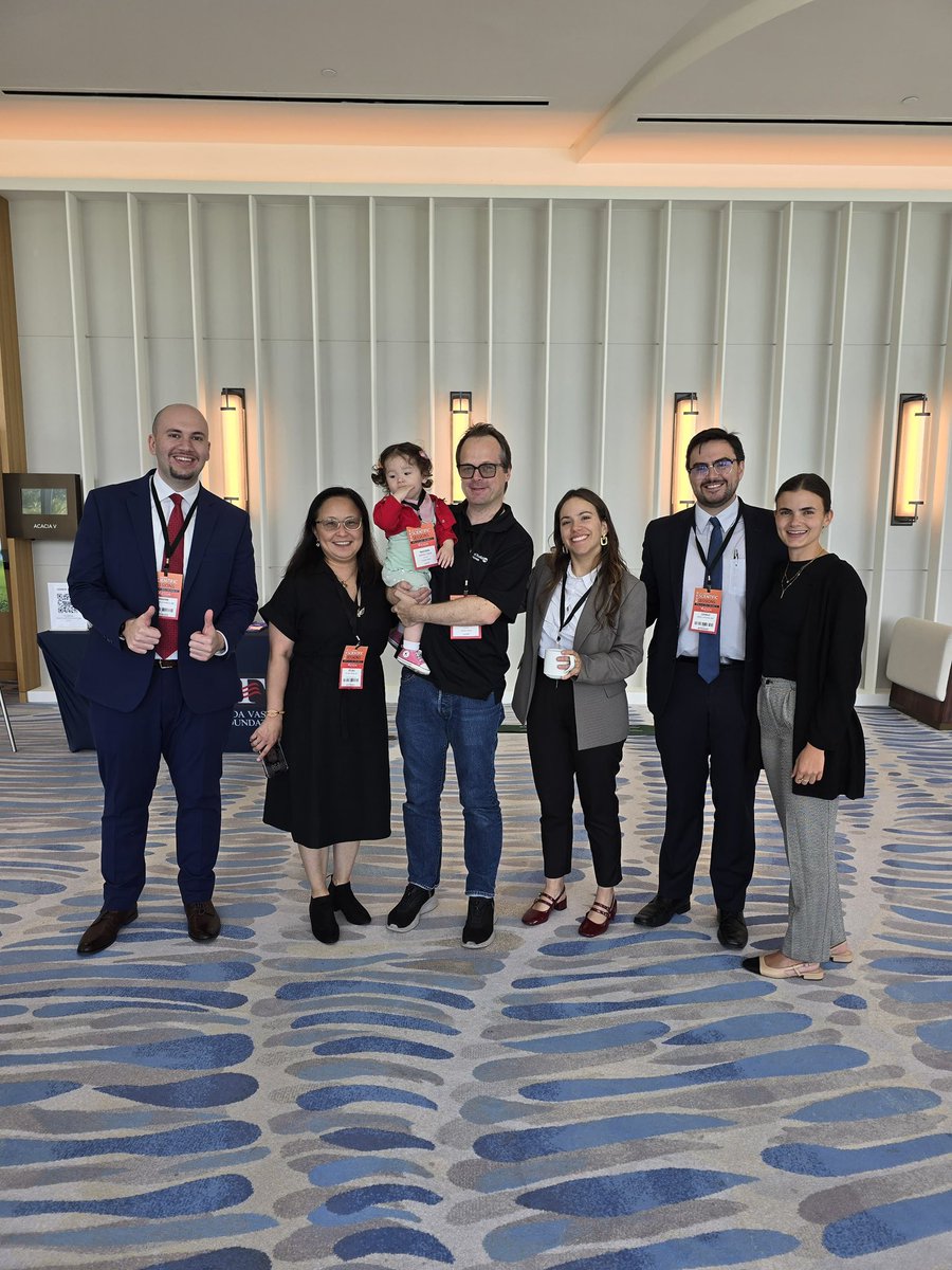 PolaniaPolania9's tweet image. It was an honor to present our research in the Florida Vascular Society Meeting and the ACS-Florida Chapter. Special thanks to @ErbenYoung and our team for their support. #aortaed #FVS #ACS
