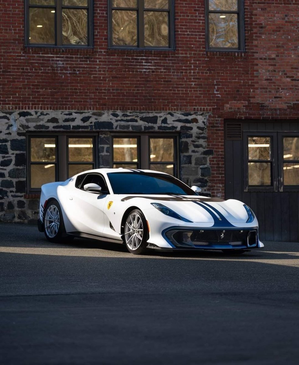 Ferrari 812 Competizione 🇮🇹