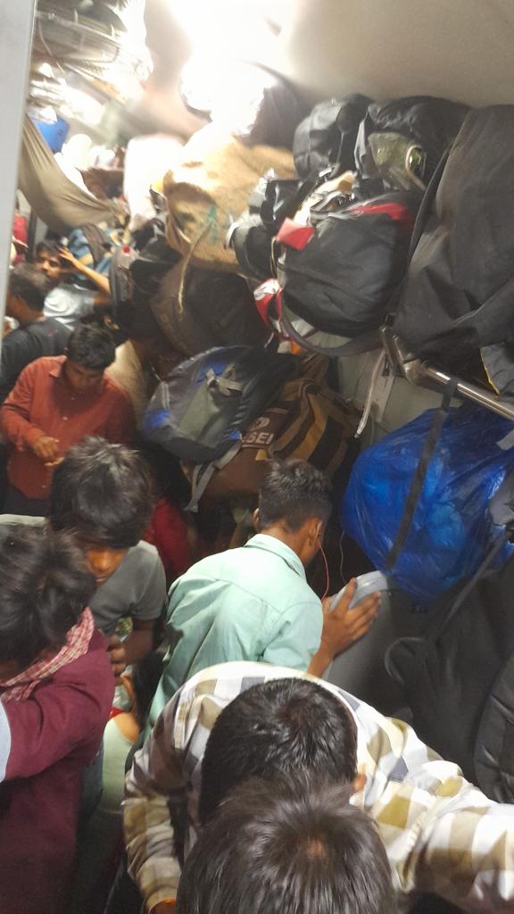 Er Indrajeet Pal (@erindrajeetpal1) on Twitter photo <a href="/RailwaySeva/">RailwaySeva</a> Indian railway gernel dibba delhi Junction station 500 people <a href="/narendramodi/">Narendra Modi</a> <a href="/RahulGandhi/">Rahul Gandhi</a> <a href="/RailwaySeva/">RailwaySeva</a> Indian railway gernel dibba delhi Junction station 500 people <a href="/narendramodi/">Narendra Modi</a> <a href="/RahulGandhi/">Rahul Gandhi</a>