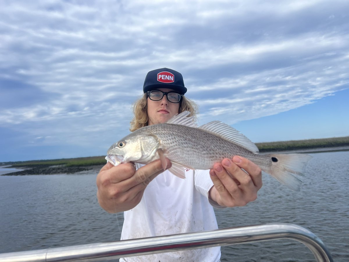 Fun morning on the boat. 8 Reds caught during morning bite.