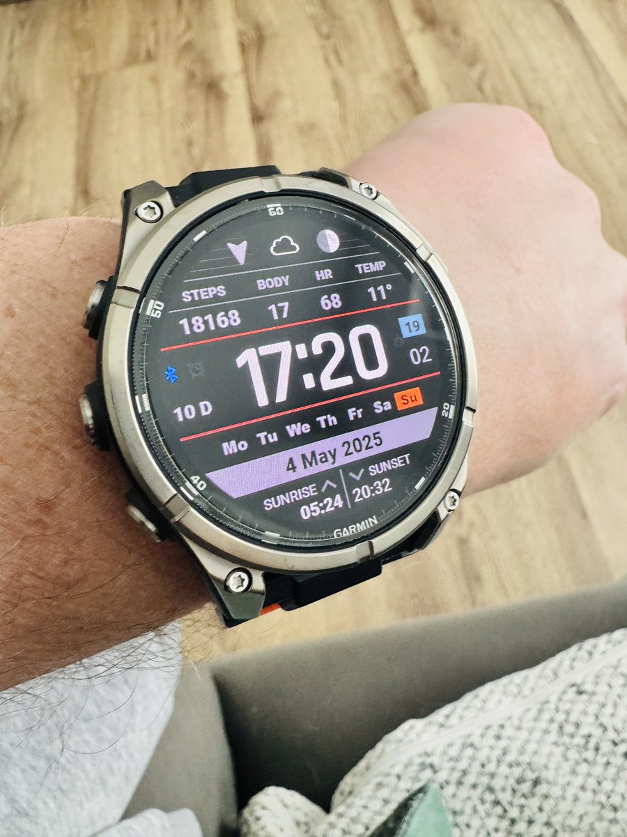 VanlifewithRita's tweet image. #Garmin #Fenix8 finally settled on a watch face. Look at those steps today to ! Trading for a half Marathon