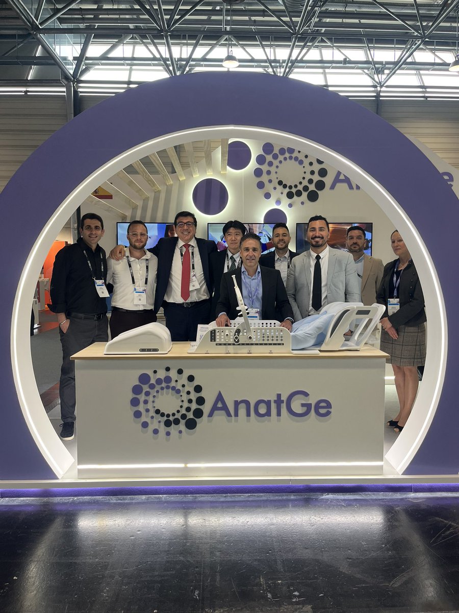 AnatgeSBRT's tweet photo. Great day for the whole Anatge team at #ESTRO2025! Thanks to everyone who stopped by to discover our essential radiotherapy solutions.

See you tomorrow with the same energy!

#ExaSkin #EasyFix #ExaCradle #Radiotherapy #Oncology #SBRT #PatientPositioning #Immobilization https://t.co/H9J3Rrogyi