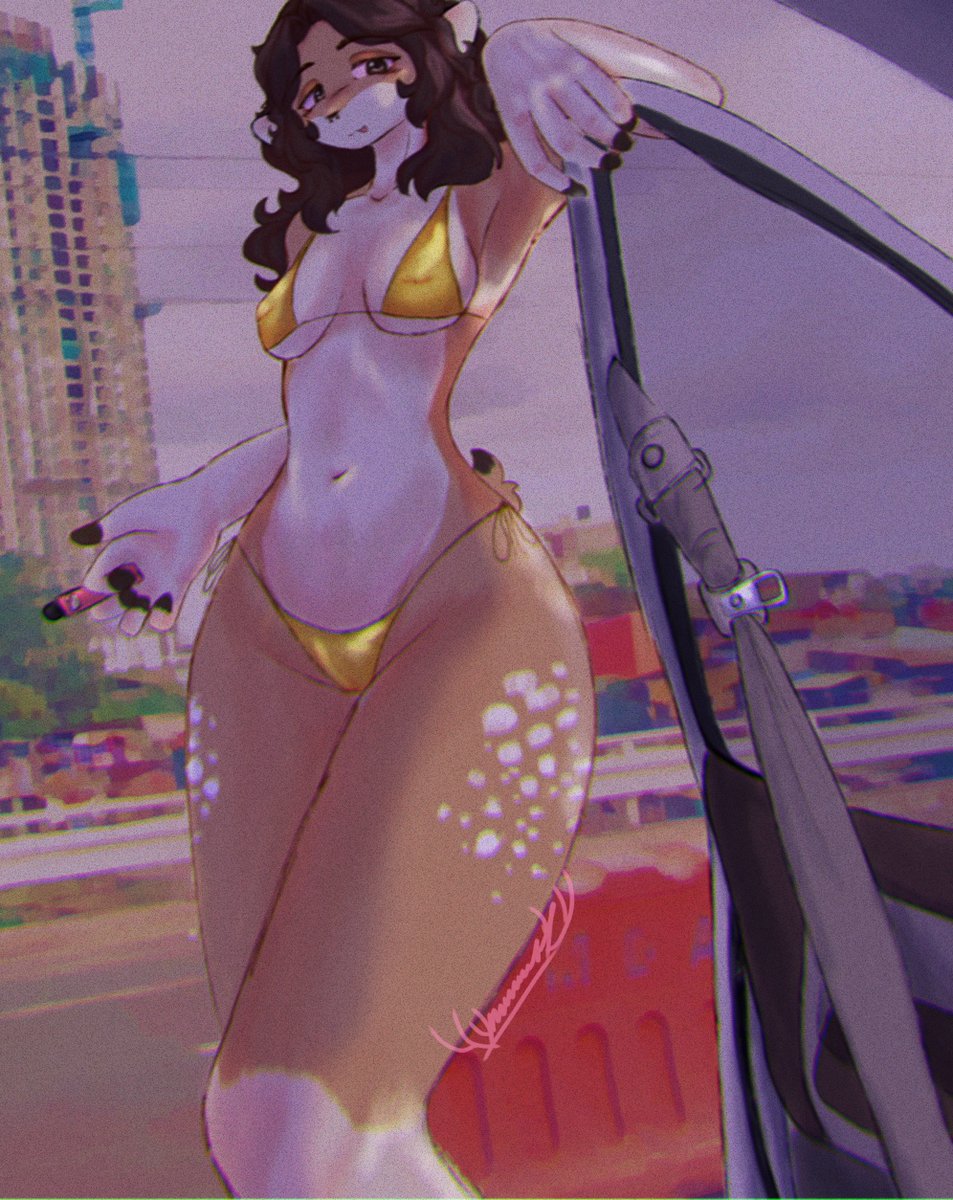 mamamunny's tweet image. her ass is NOT making it to the beach bro