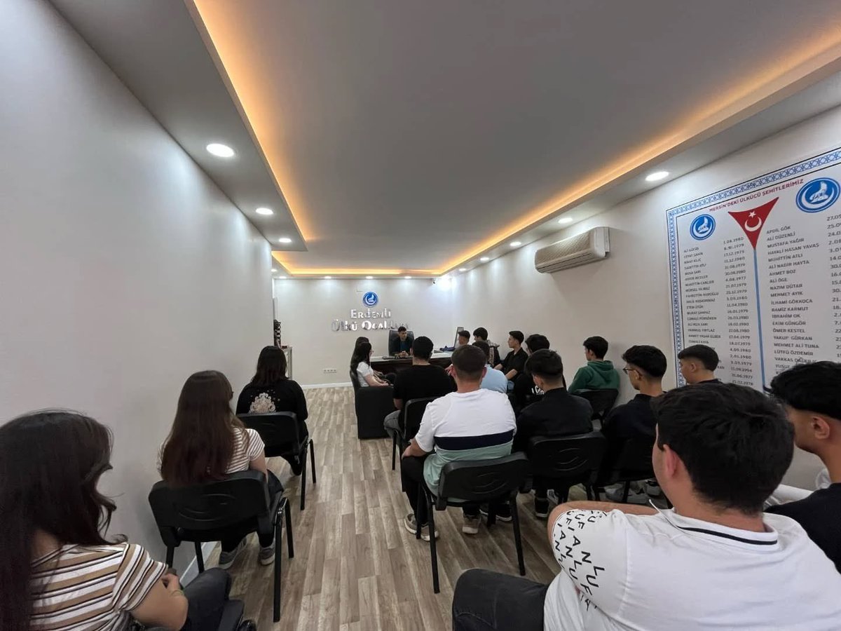 Ülkü Ocakları Bahar Dönemi Seminerleri Türkiye'nin dört bir yanında devam ediyor. Bu hafta gerçekleştirilmiş olan seminerlerimizin konu başlıkları:

- 3 Mayıs Milliyetçiler Günü ve Tarihi Süreci
- Ahmet Cevad Hayatı, Fikirleri ve Eserleri