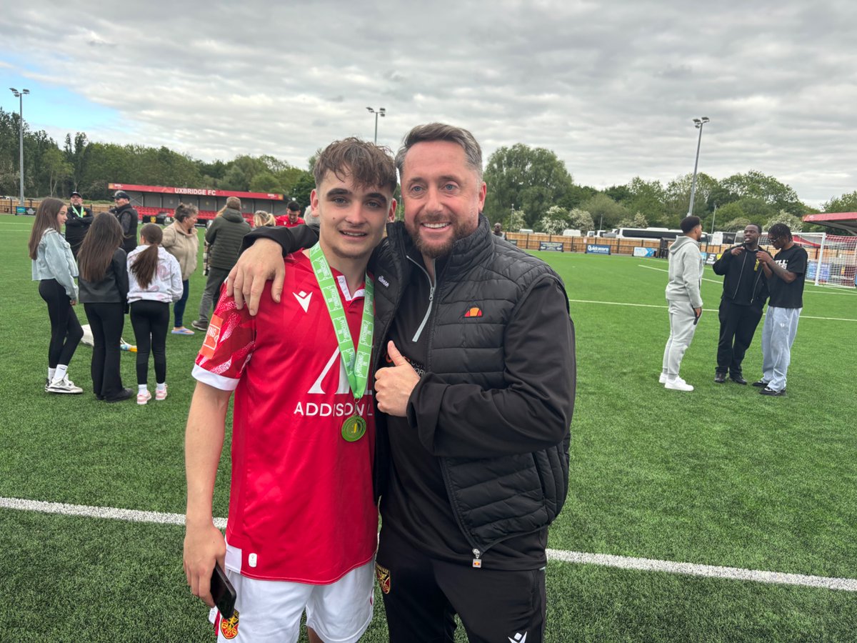 hobbs_family's tweet image. So proud of Kai, really struggling with calf muscles after Wed match but thanks to Joe Physio he got Kai ready to go for today’s match between @uxfc_redarmy &amp;amp; @HanworthVillaFC .
Great 2-1 win for Uxbridge, whole team played there part today &amp;amp; whole season in promotion to step3🙂