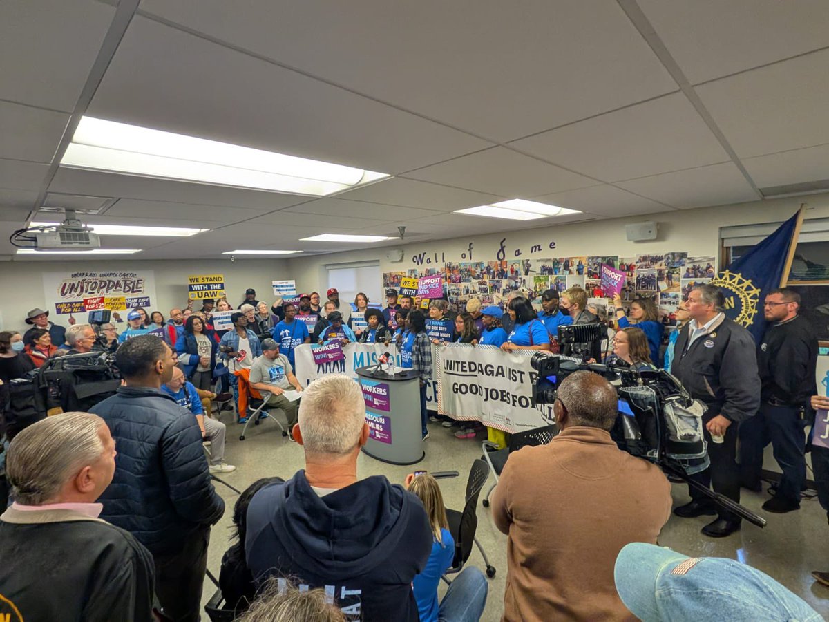moworkerscenter's tweet image. 📰 ICYMI: Hundreds of low-wage #MOworkers from Kansas City to St. Louis joined community allies and #PropA #MOleg champions yesterday to celebrate #MayDay2025 and defend our new earned #PaidSickDays!