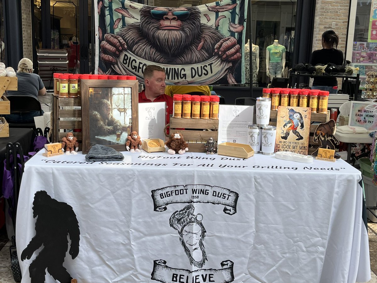 DustComo's tweet image. We are out here at the Columbia mall along with many other vendors for the Spring '25 Curated. Crafted. Created. Market until 3:00pm right in front of Attic Salt