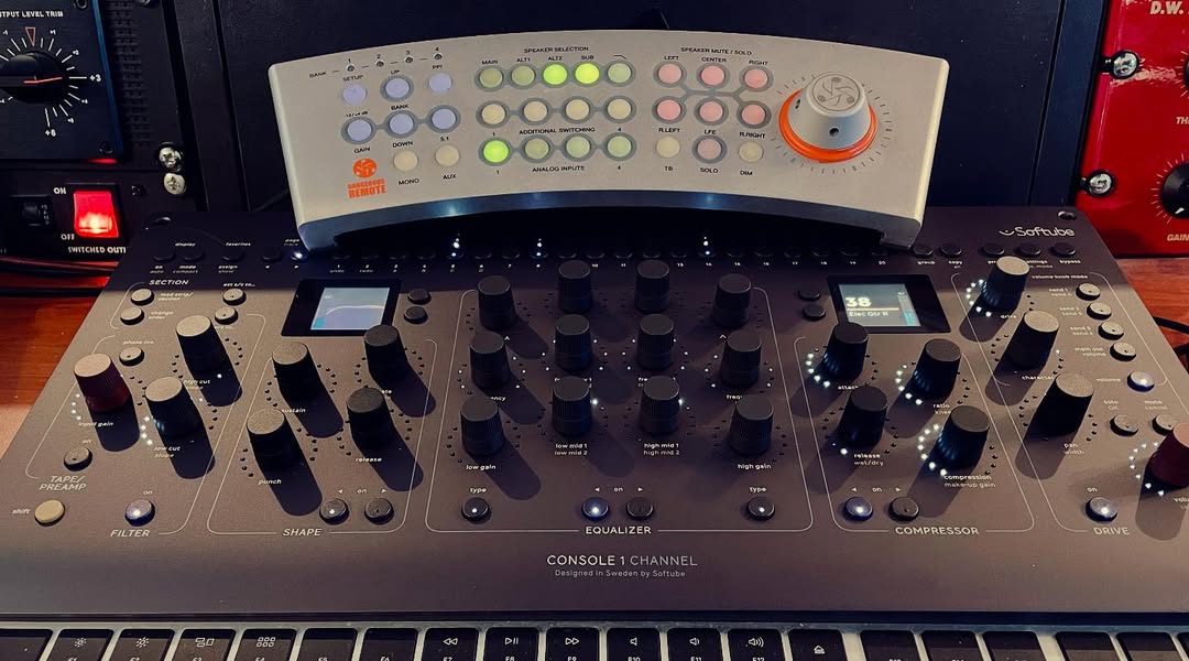 The #dangerousmusic MONITOR-ST gives you Jedi Master-level control over your entire monitoring system. Switch between sources, speakers, and cues with flawless translation and bulletproof reliability. 

Complete your training: dangerousmusic.com/product/monito… 

#MixDifferent