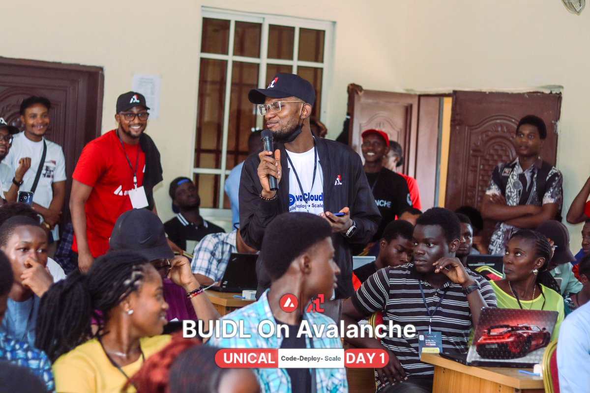 Sylogbu's tweet image. Last week's 2 Days BUIDL on Avalanche workshop at the University of Calabar was hands on for every participant.
Some focal areas are:
Architecture of Avalanche Blockchain
Deployments of L1 were taught and carried out
Deployment and Minting of NFTs
Smart Contracts...
@AvaxTeam1