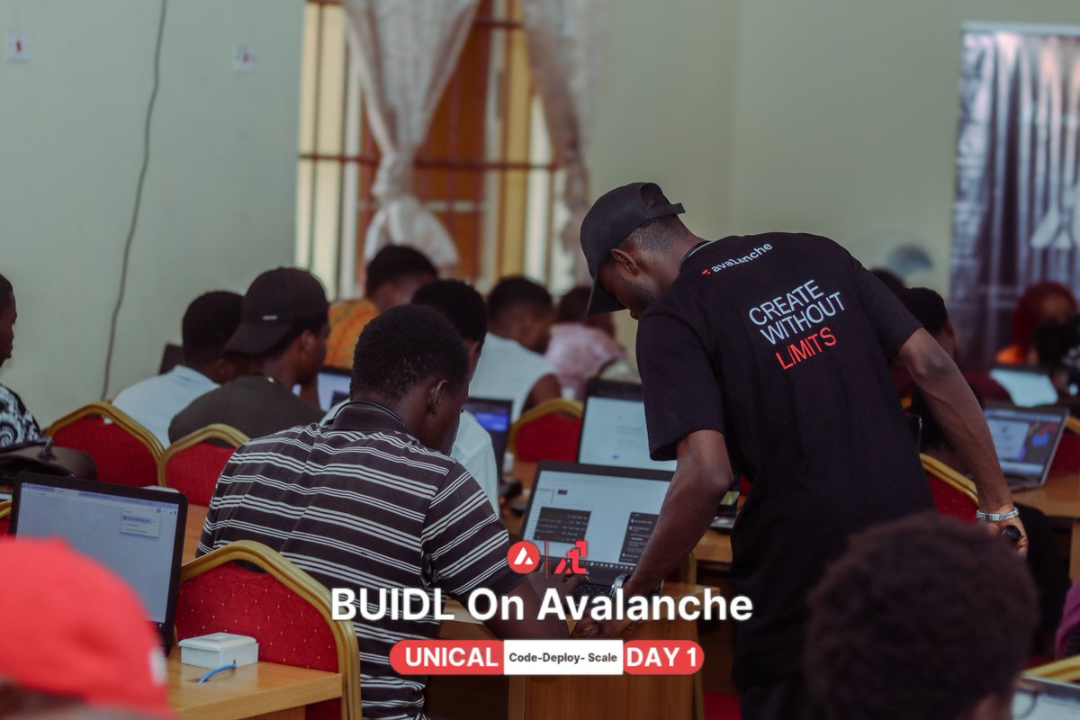 Sylogbu's tweet image. Last week's 2 Days BUIDL on Avalanche workshop at the University of Calabar was hands on for every participant.
Some focal areas are:
Architecture of Avalanche Blockchain
Deployments of L1 were taught and carried out
Deployment and Minting of NFTs
Smart Contracts...
@AvaxTeam1