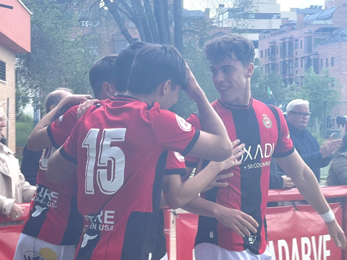 👦🏻 𝐂𝐀𝐍𝐓𝐄𝐑𝐀 | ⌚️ Min 90’ | 3-2

¡FINAAAAAAL! ¡VICTORIA Y PERMANENCIA PARA EL ADARVEEEEE! La plantilla de Miñambres le plantó cara a un rival muy complicado y consiguió los tres puntos.

🐺 ¡VAMOOOOS! ¡OTRA TEMPORADA EN DIVISIÓN DE HONOR!

#AdarveVillanovense #LaHoraDelLobo