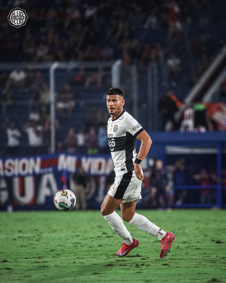FormativasO's tweet image. ¡Con los pibes de la casa! 🔝

Nuestros juveniles fueron determinantes en la agónica victoria de anoche sobre Cerro Porteño.

Seguimos trabajando con profesionalismo para formar grandes futbolistas, con sentido de pertenencia hacia el Rey de Copas.

#SoyDelOlimpia ⚪️⚫️⚪️