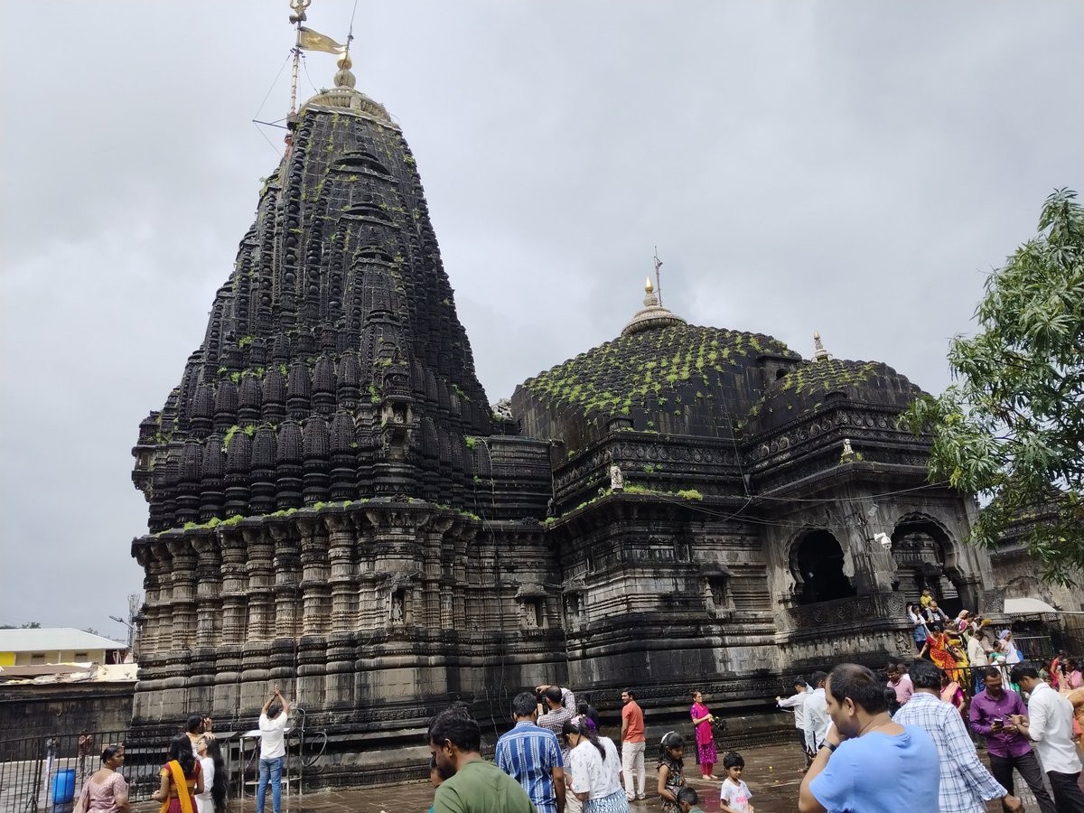 जय त्रयंबकेश्वर बाबा..🕉️