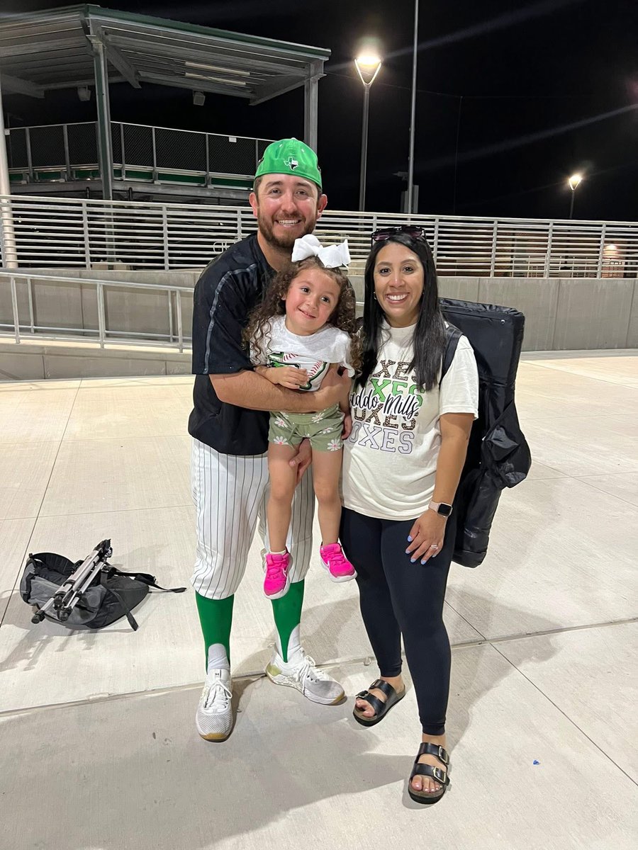 Coach Sandoval (@coachsand_oval) on Twitter photo Our season came to an end this week. Although it was a tough loss, I couldn’t be more proud of the way our kids battled all season. Going to miss these seniors and all the special moments we were able to share.
Thank you Camila and <a href="/Monsandovalll/">Monica Sandoval</a> for your support all season. Our season came to an end this week. Although it was a tough loss, I couldn’t be more proud of the way our kids battled all season. Going to miss these seniors and all the special moments we were able to share.
Thank you Camila and <a href="/Monsandovalll/">Monica Sandoval</a> for your support all season.