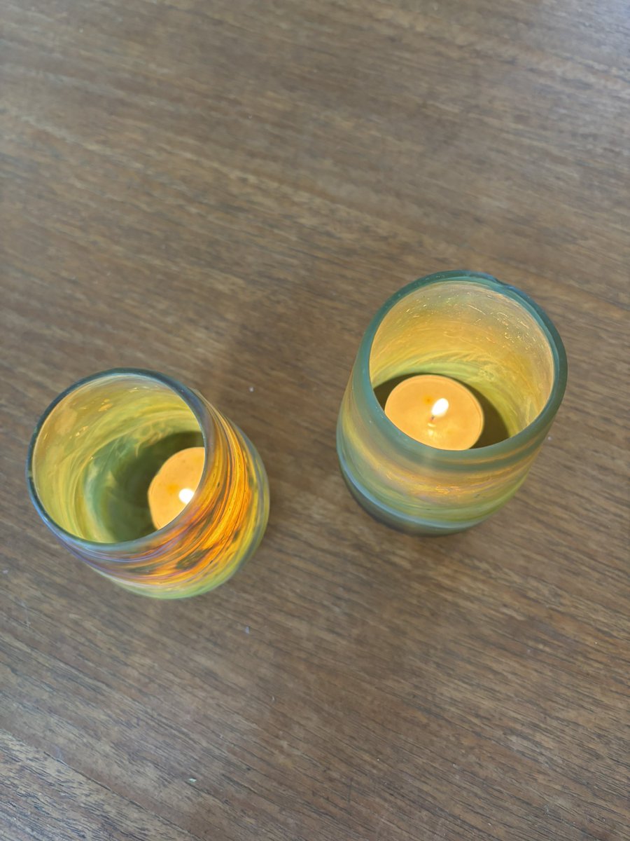 On 4 May we commemorate all civilians and soldiers who lost their lives in war &amp; peace since WWII. At 8 pm NL time we observe 2 minutes of silence to honor their sacrifice &amp; reflect on the importance of freedom &amp; peace, in particular now #lightsfromGaza
