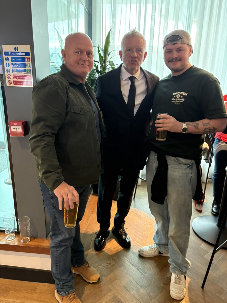 Mutleysback's tweet image. Up the blades ⚔️⚔️