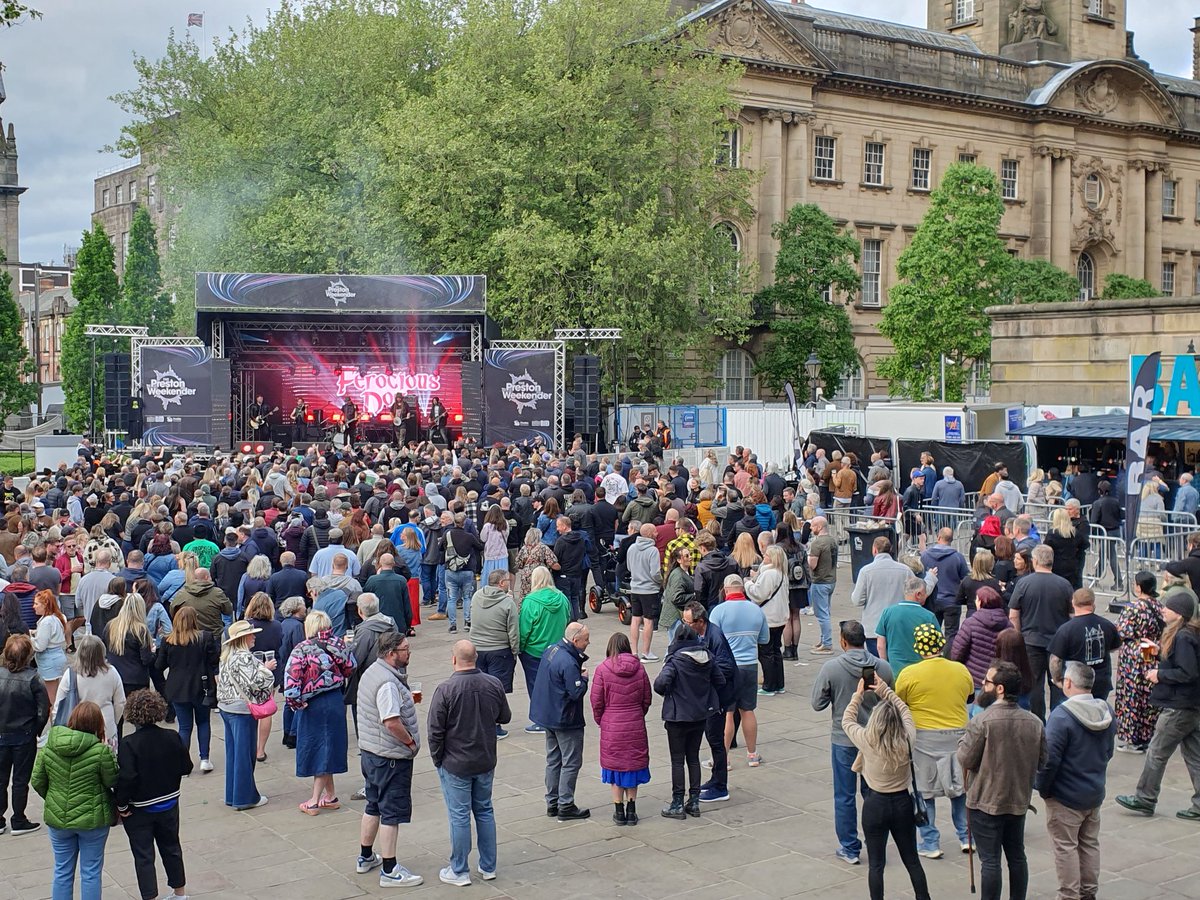 Prestonphonebox's tweet image. The best gig in #Preston for years #prestonweekender . What a way to spend a #BankHoliday weekend. This city has so much to offer all year round. Support us and our live entertainment teams will support you