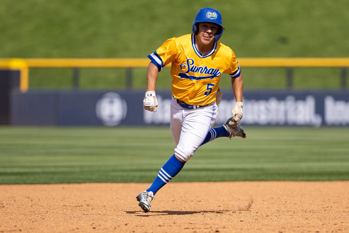 Sunray spanks Floydada in UIL Class 2A baseball Division I bi-district round.. Story by <a href="/Lee_Passmore/">Lee Passmore</a> #txhsbaseball.. 
🔗 presspass.news/sunray-slays-f…