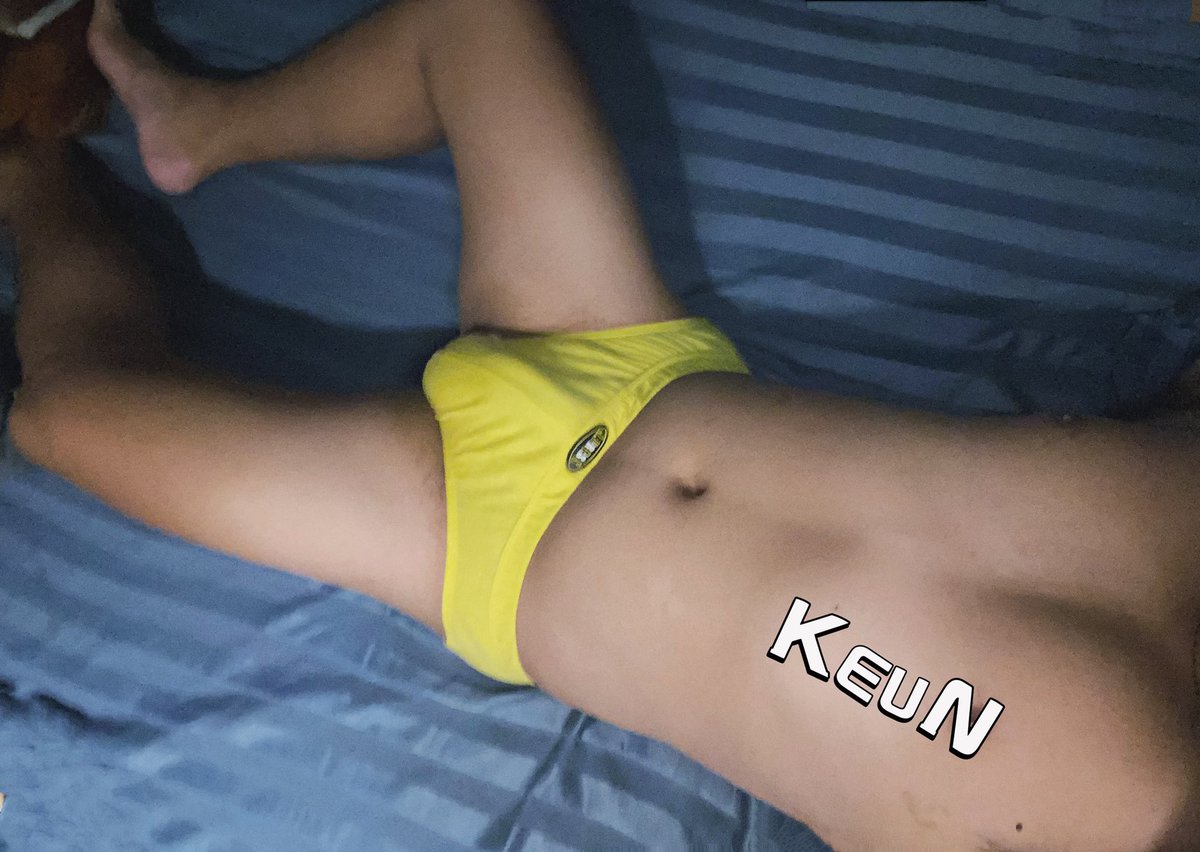 KEUNKEUN (@keunkeun8) on Twitter photo อย่างสีเหลือง 🟨 yellow
เมาแล้วอยากโดนอม 🩲
🩲✊🏻🪁💦🐻 อย่างสีเหลือง 🟨 yellow
เมาแล้วอยากโดนอม 🩲
🩲✊🏻🪁💦🐻