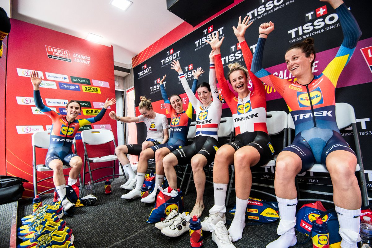 📸 A selection of the best photos from stage 1!

😍¡Aquí tenéis las mejores fotos de la etapa 1!

📲 More photos on/Más fotos en instagram.com/lavueltafem

#LaVueltaFemenina - 📸 <a href="/cxcling/">Cxcling Creative Agency</a>