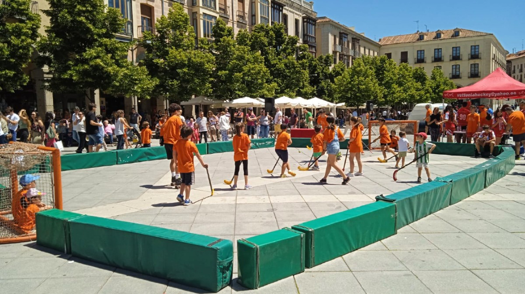 El atletismo planta cara al Ayuntamiento y no participan en el Día del Deporte en la Calle
f.mtr.cool/mmshssorqd