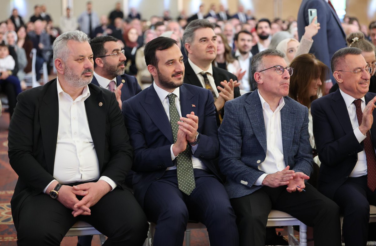 Abdullah Özdemir (@abdullahozdemir) on Twitter photo Gençlik ve Spor Bakanımız Sn. <a href="/OA_BAK/">Dr. Osman Aşkın Bak</a> ‘ın kıymetli oğlu Emirhan Aşkın Bak & Feyza Abbasoğlu çiftinin nikah törenlerinde şahitlik ettik.
Rabbim iki cihan saadeti nasip eylesin. Gençlik ve Spor Bakanımız Sn. <a href="/OA_BAK/">Dr. Osman Aşkın Bak</a> ‘ın kıymetli oğlu Emirhan Aşkın Bak & Feyza Abbasoğlu çiftinin nikah törenlerinde şahitlik ettik.
Rabbim iki cihan saadeti nasip eylesin.