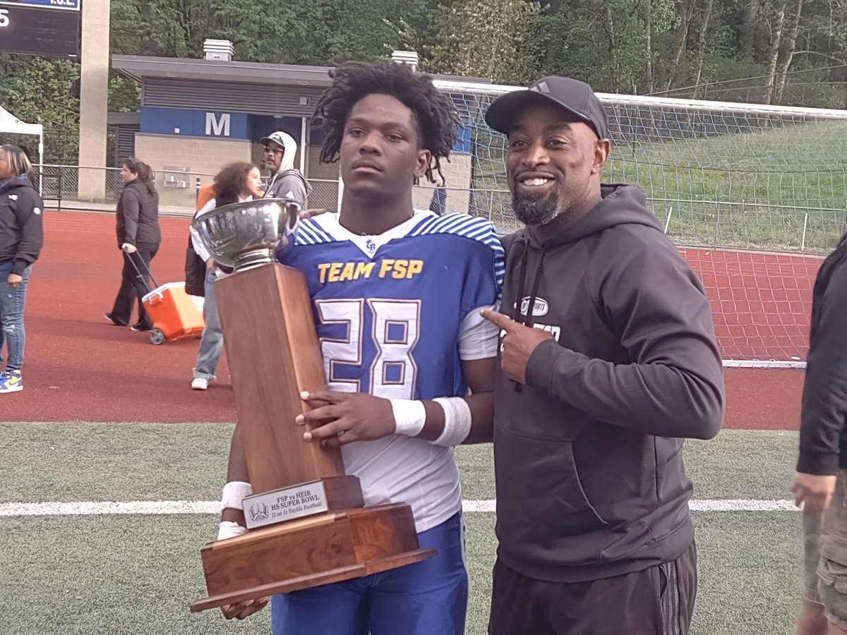 mekhifieldz's tweet image. I had an amazing experience with @gofordsports spring ball season. I want to thank the coaches for giving me the opportunity to showcase my talent!
@TFordFSP @Ajacks253 @CoachKevinJone4 @TheDBRoom206 @Itstdub3