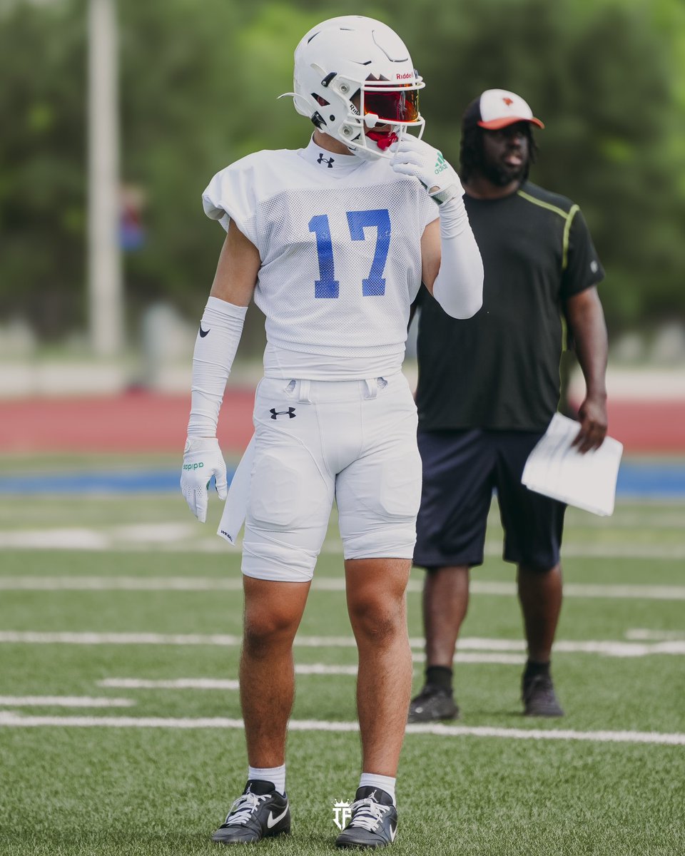 2026 Safety/ATH 6ft 185lb
🚨2x SSAA first team all state
🚨1x FACA all district  
🚨Top 50 in fl for interceptions 
🚨extremely high football IQ
🚨awesome open field tackling
Mount dora christian academy (FL)
You will not regret checking out my film hudl.com/v/2QZRuJ