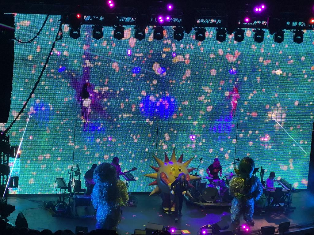 Tonight's gig at the Manchester Apollo <a href="/theflaminglips/">The Flaming Lips</a> was incredible. So grateful to have seen Yoshimi battles the pink robots live after all these years loving that album.