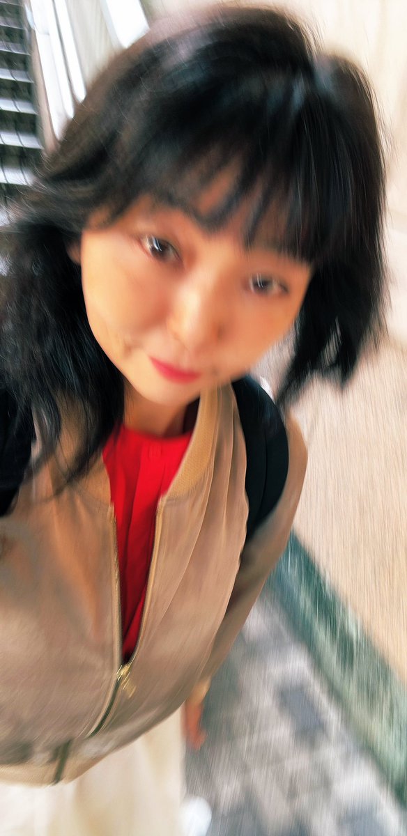 おはようございまっす✨️
令和の童謡くらぶの一員なのに
昭和のアイドル風ヘアーで登場