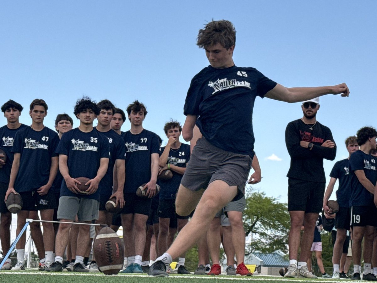 leotaylor42's tweet image. Opportunity to persevere this weekend. Caught food poisoning from the hotel breakfast, but didn’t want to miss @Chris_Sailer Vegas XLVIII, so pushed through the entire camp and ended up a field goal finalist. These are the moments that make you.

@CNendick25 @HuskieFB…