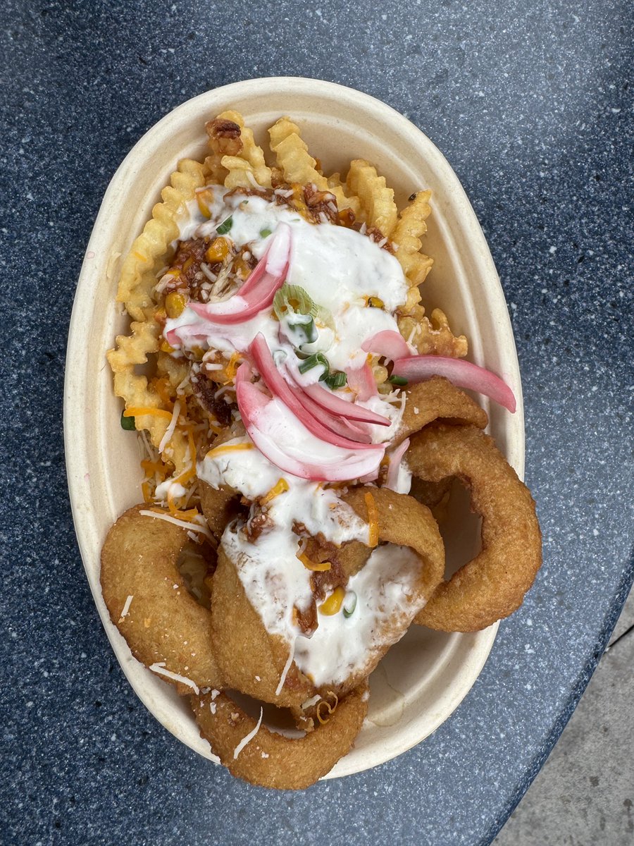 laughingplace's tweet photo. Trying the Loaded Outpost Fries from Galactic Grill. #SeasonOfTheForce #StarWarsDay #Disneyland https://t.co/cXFneb2PNK