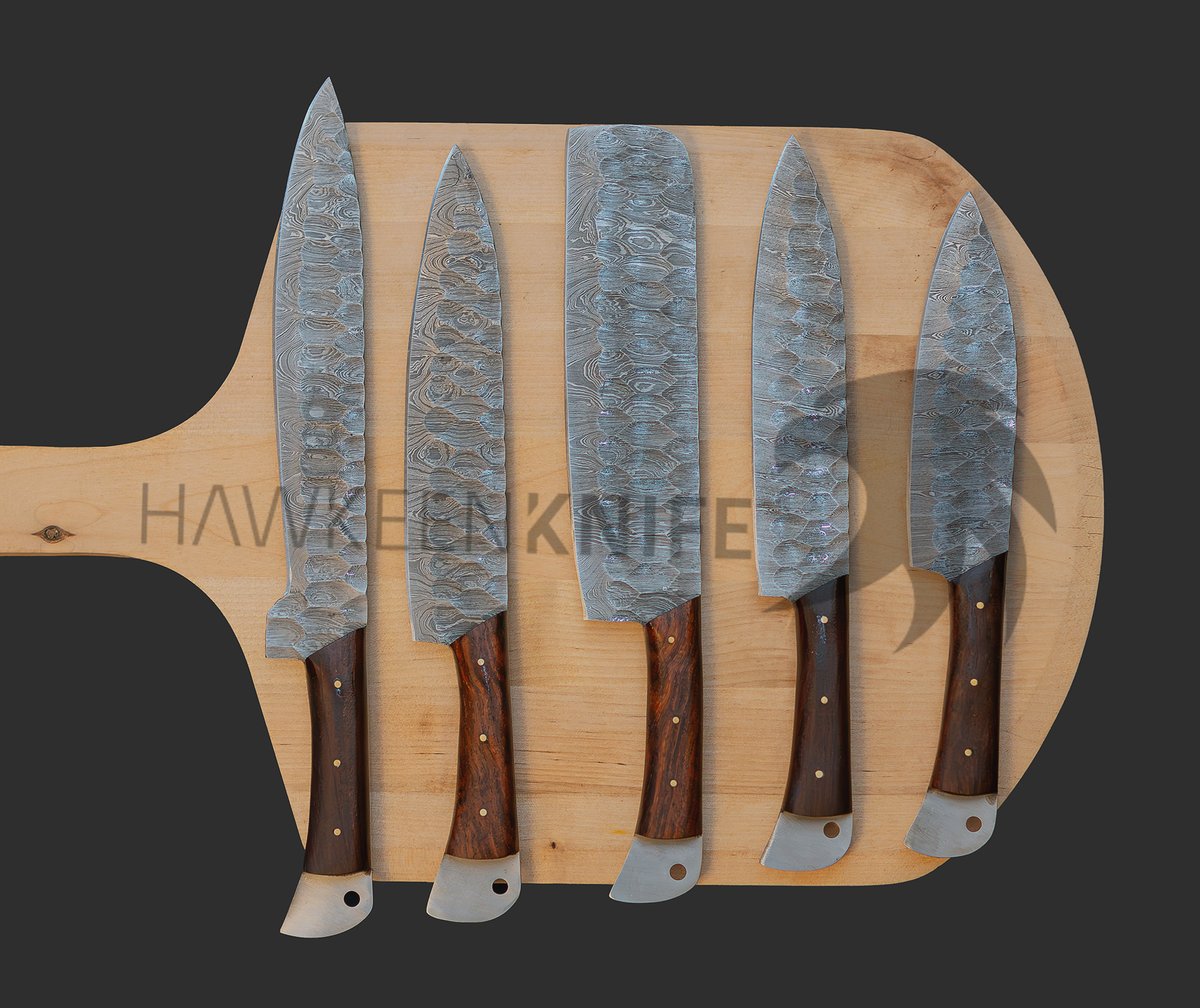 modes_shopping's tweet image. This 5-piece Damascus knife set brings elite performance to your kitchen.
🛒 ShoppingModes.com
#ChefKnifeSet #DamascusKitchenKnives #HardwoodHandles #HawkeenKnife #ShoppingModes